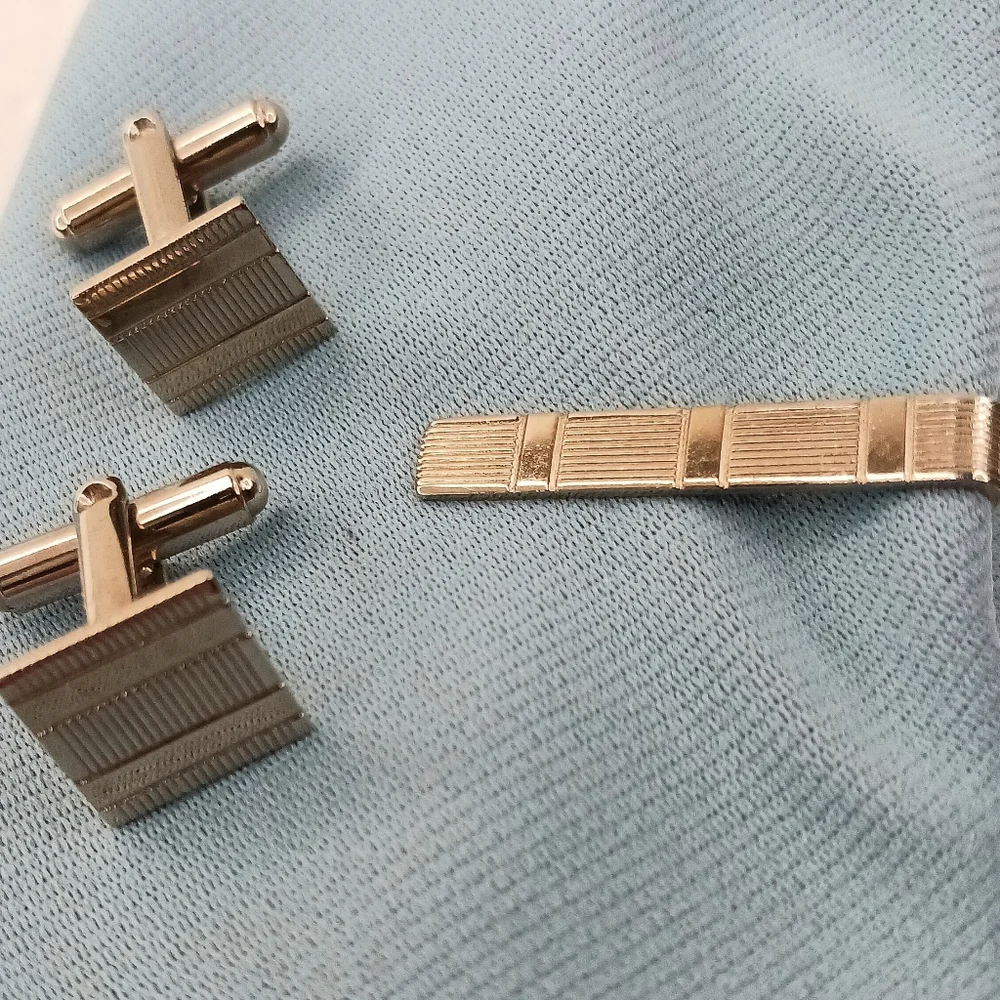 Cufflinks Tie Clip Set Mid-Century Modern Gold Tone Etched Rectangles Graphics.